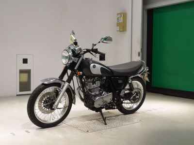Yamaha SR400 2021