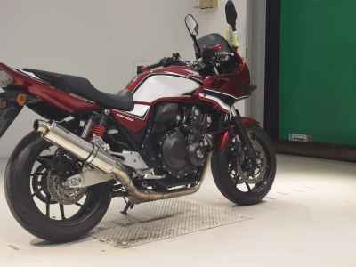 Honda CB400 Super Boldor 2021