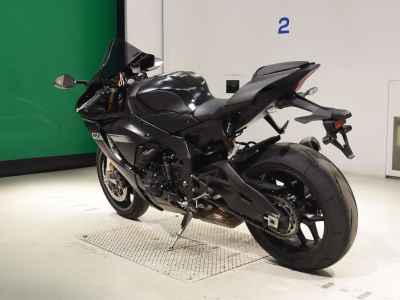Yamaha YZF-R1 2025