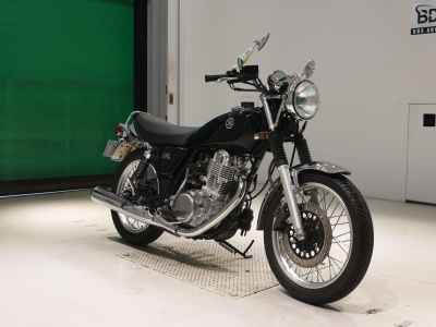 Yamaha SR400 2021