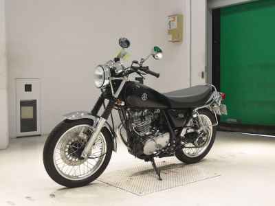 Yamaha SR400 2021