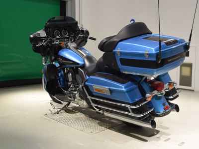 Harley-Davidson FLHTCU 1690 2011