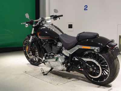 Harley-Davidson Breakout FXBR1920 2024