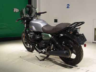 Moto Guzzi V7 II Stone 2022