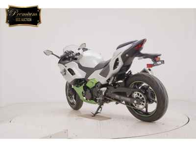 Kawasaki Ninja 7 Hybrid 2025