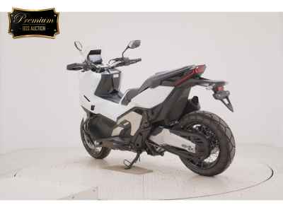 Honda X-Adv 750 2025