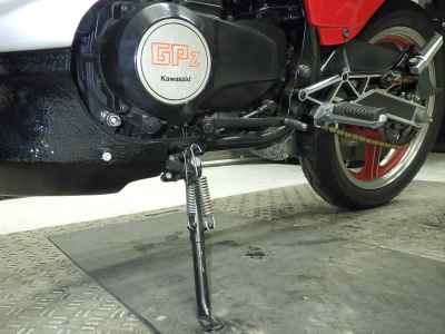 Kawasaki GPZ550 2025