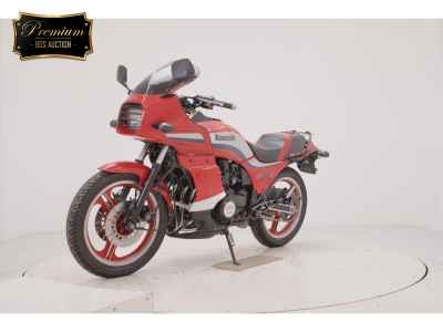 Kawasaki GPZ550 2025