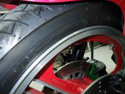 Kawasaki GPZ550 2025