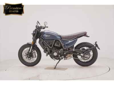 Ducati Scrambler Nightshift 2025