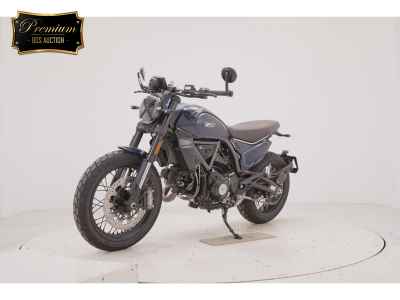 Ducati Scrambler Nightshift 2025