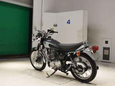 Yamaha SR400 2021