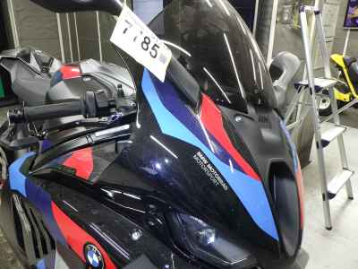 BMW M1000RR 2025