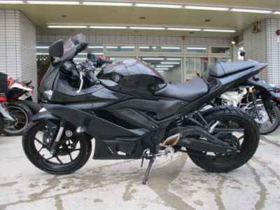 Yamaha YZF-R25 2021