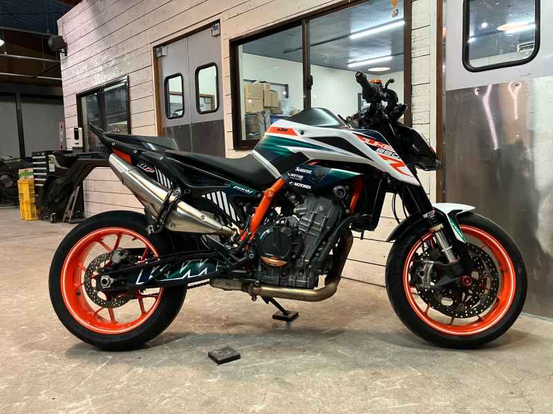KTM 890 Duke R 2021