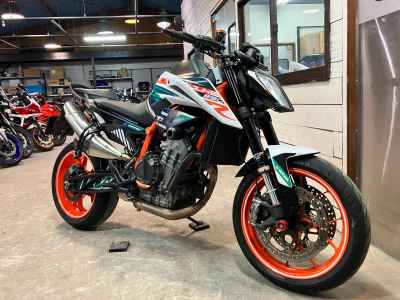 KTM 890 Duke R 2021