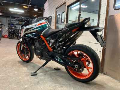 KTM 890 Duke R 2021