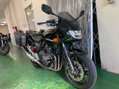 Honda CB400 Super Boldor 2019