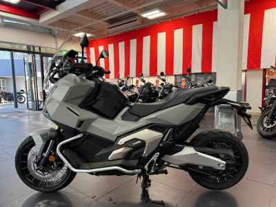 Honda X-Adv 750 2025