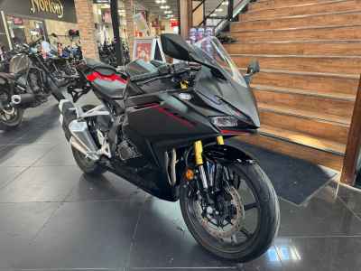 Honda CBR250RR 2023
