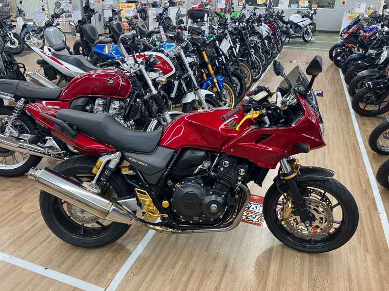 Honda CB400 Super Boldor 2016