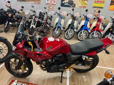 Honda CB400 Super Boldor 2016