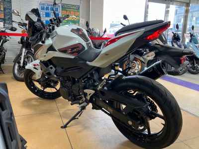 Kawasaki Z400 2022