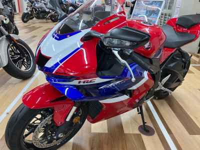 Honda CBR1000RR 2024
