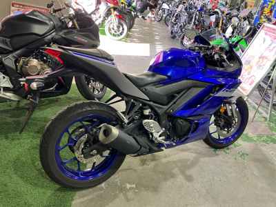 Yamaha YZF-R25 2021