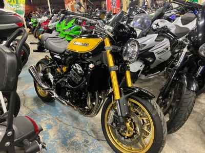 Kawasaki Z900RS SE 2024