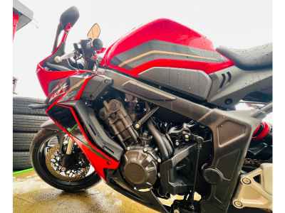 Honda CBR650R 2025