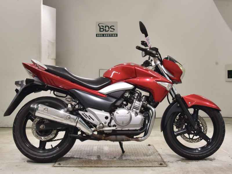 Suzuki GSR250