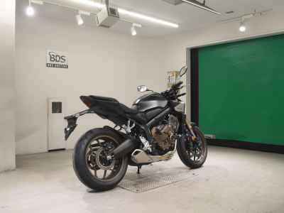 Honda CB650R E-Clutch 2024