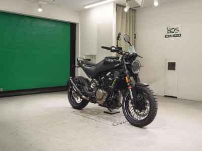 Husqvarna Svartpilen 401 2025