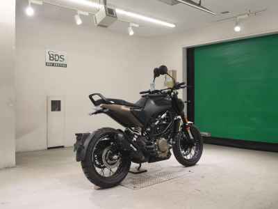 Husqvarna Svartpilen 401 2025