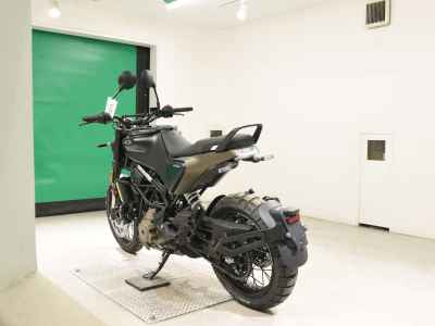 Husqvarna Svartpilen 401 2025