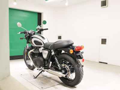 Triumph Bonneville T100 2025
