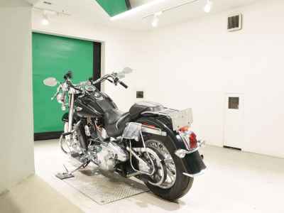 Harley-Davidson Deluxe FLSTN1450 2005