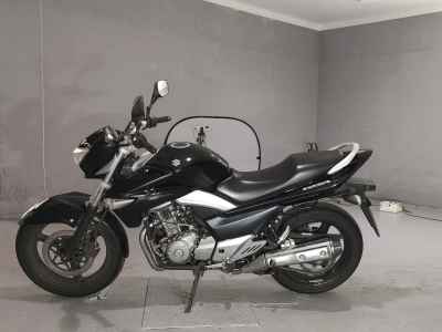 Suzuki GSR250
