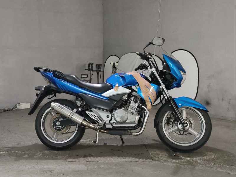 Suzuki GSR250S