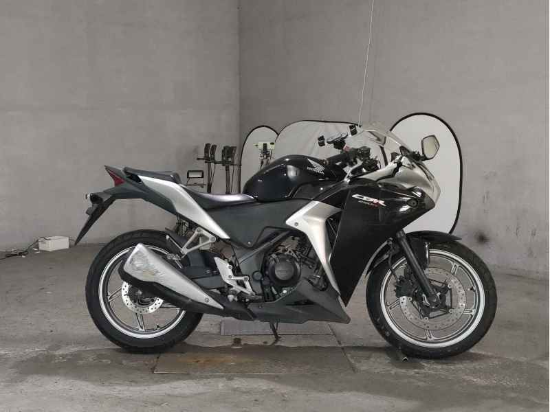 Honda CBR250R 2011