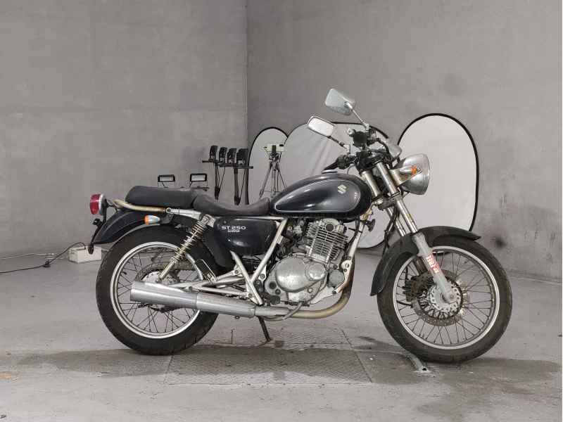 Suzuki ST250E