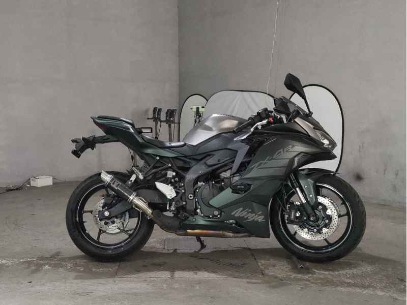 Kawasaki Ninja ZX-4R SE 2025
