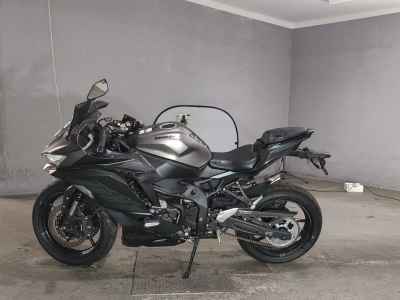 Kawasaki Ninja ZX-4R SE 2025