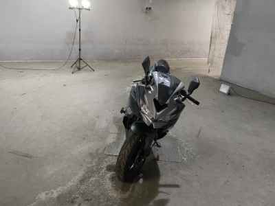 Kawasaki Ninja ZX-4R SE 2025