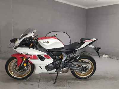 Yamaha YZF-R7 2022