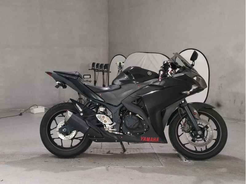 Yamaha YZF-R25 2015