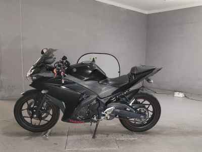 Yamaha YZF-R25 2015