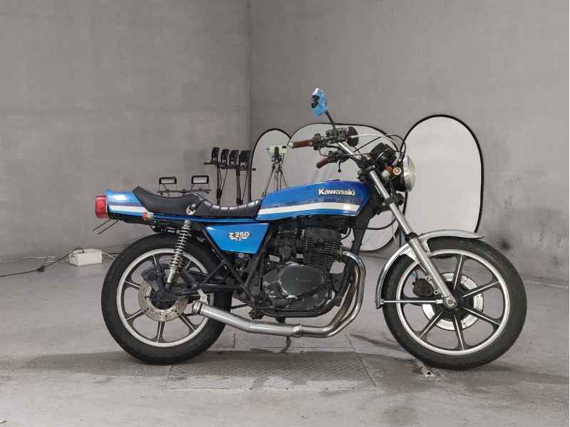 Kawasaki Z250FT
