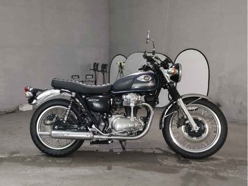 Kawasaki W800 2023